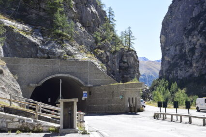Fermetures nocturnes de routes pour l’accès à Val d’Isère et Tignes